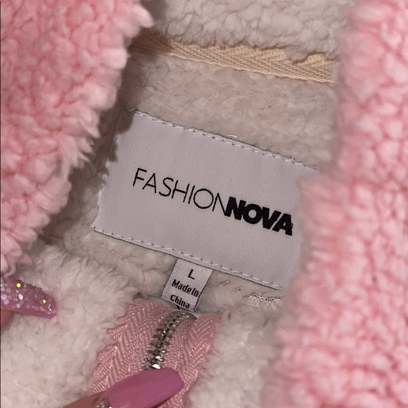 Fuzzy pull over - Picture 4 of 4